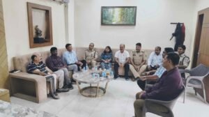 किसानों के समर्थन में उतरे विधायक रोमी साहनी, अधिकारियों से जल्द स्टडी कराने को कहा