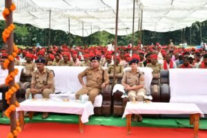 लखीमपुर खीरी पुलिस लाइन में आयोजित ग्राम प्रहरी सम्मेलन