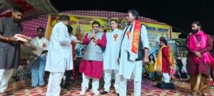 रमियाबेहड़ में आयोजित जागरण कार्यक्रम पहुंचे झंडी स्टेट के राजा राज राजेश्वर सिंह