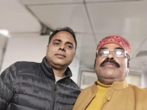विशेष सचिव ग्राम्य विकास विभाग अरुण कुमार साथ में प्रतिभा टाइम्स के संपादक वरिष्ठ पत्रकार दीप शंकर मिश्र