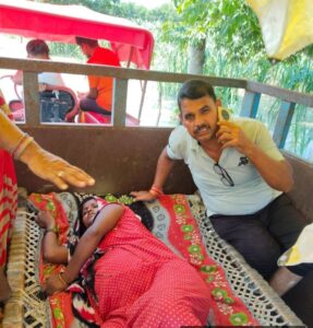 ग्रन्ट नंबर 12 में प्रसूता ने रास्ते में ही दिया बच्चे को जन्म 