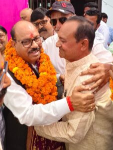 जिलाध्यक्ष भाजपा अरविंद गुप्ता के साथ समाजसेवी दिग्विजय गुप्ता 